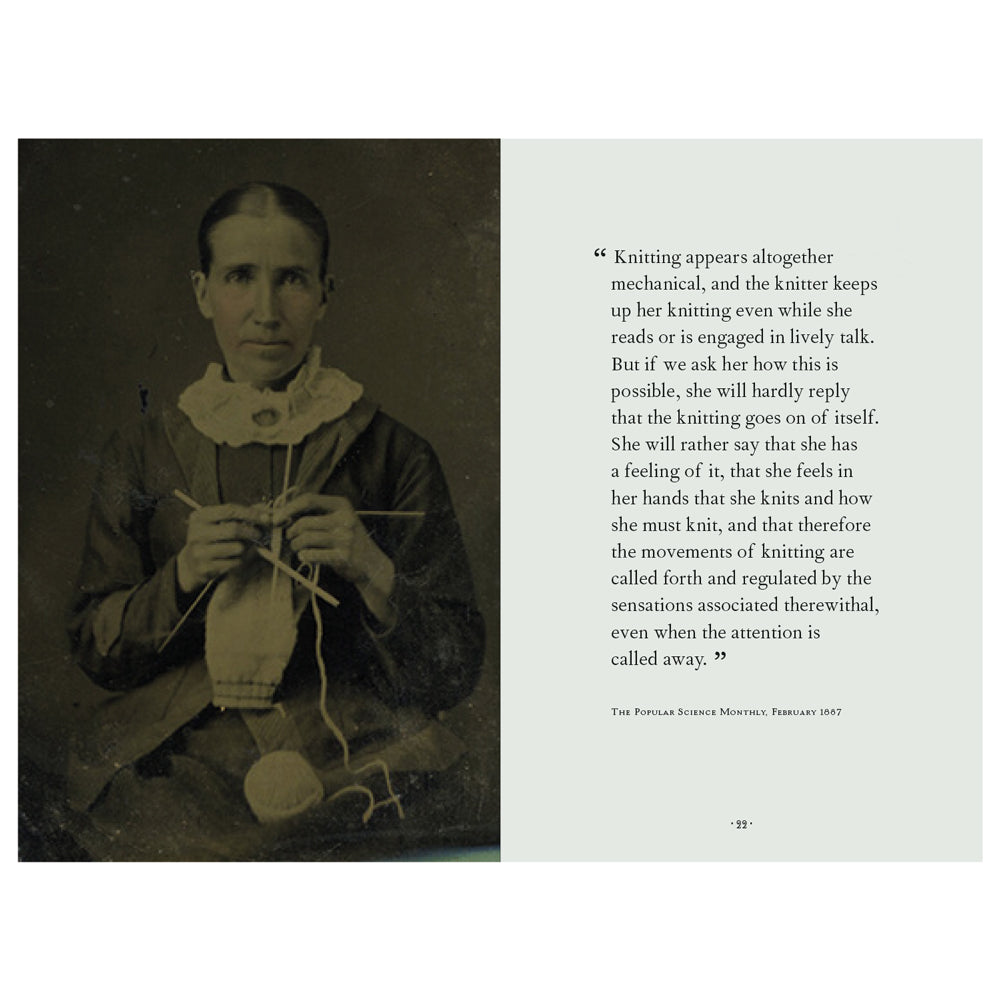 People Knitting: A Century of Photographs - Barbara Levine